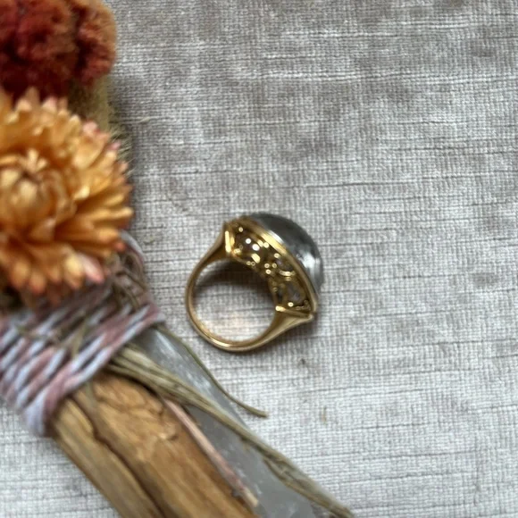 Auth John Hardy Solid Yellow And White Gold 18K Batu Glacier White Topaz Ring - Picture 6 of 7